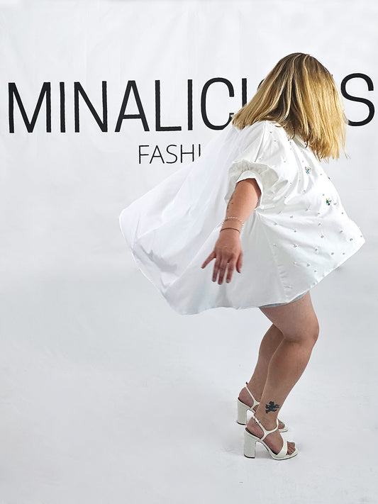 BLUSE MIT STRASSSTEINE