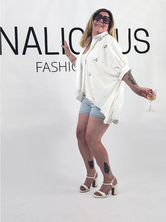 BLUSE MIT STRASSSTEINE