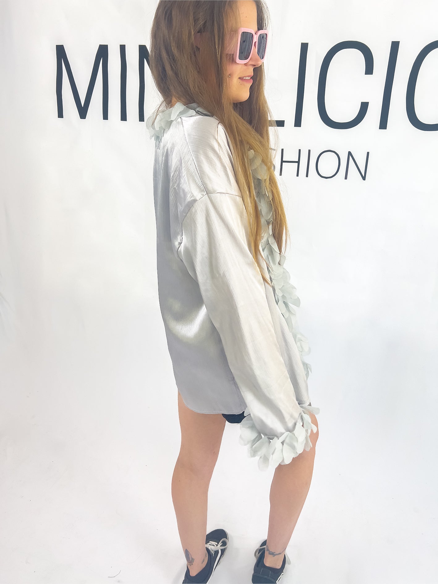 SPITZENBESETZTE BLUSE