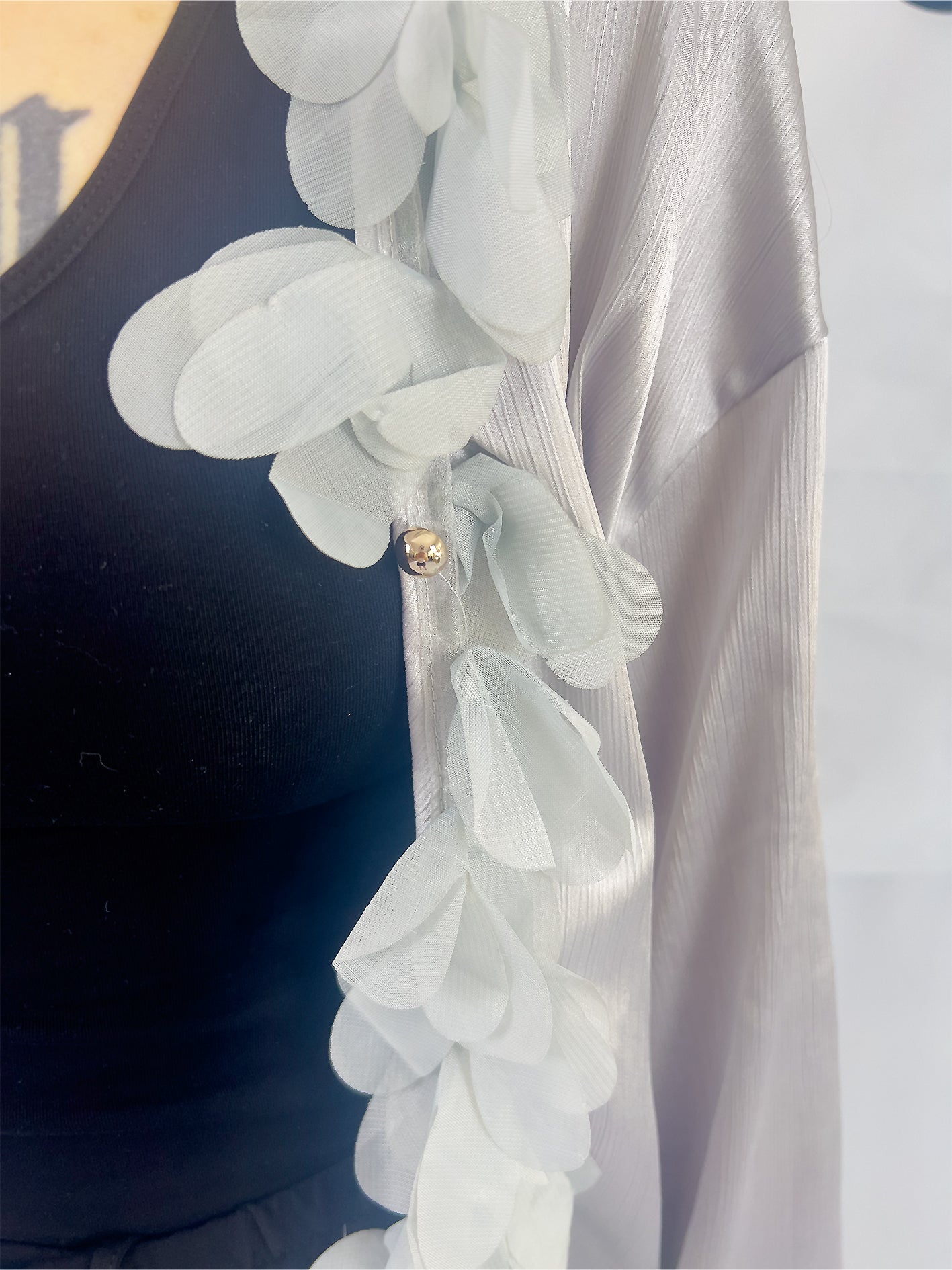 SPITZENBESETZTE BLUSE