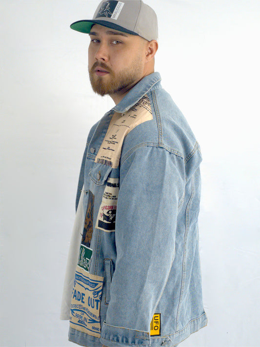 OVERSIZED JEANSJACKE MIT PATCHWORK