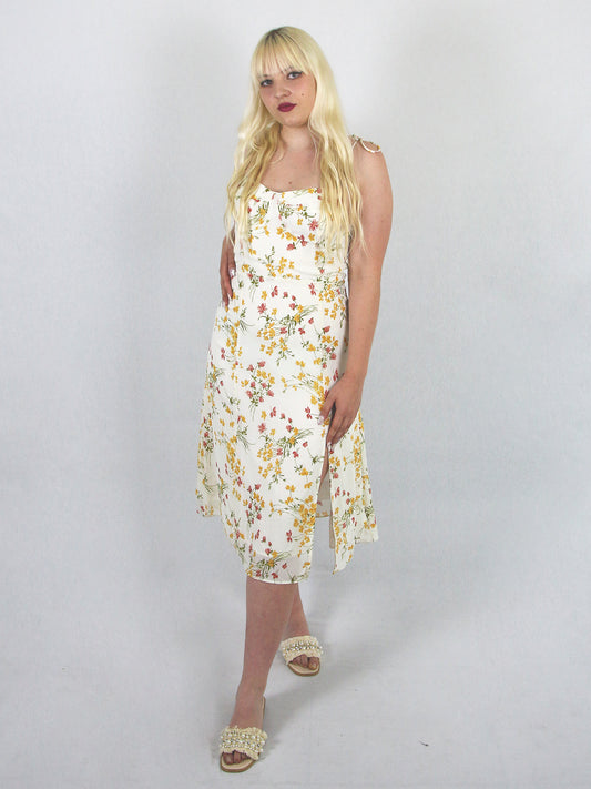 BLUMENKLEID MIT SCHLITZ