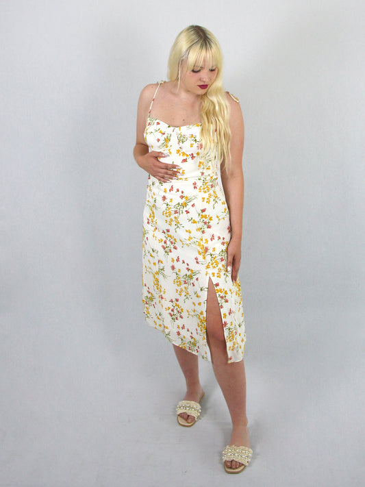 BLUMENKLEID MIT SCHLITZ