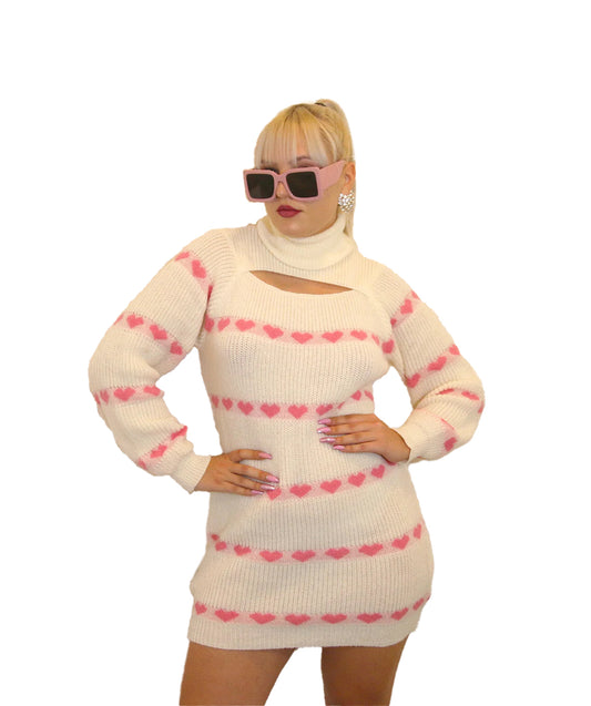 PULLOVERKLEID MIT HERZDETAILS