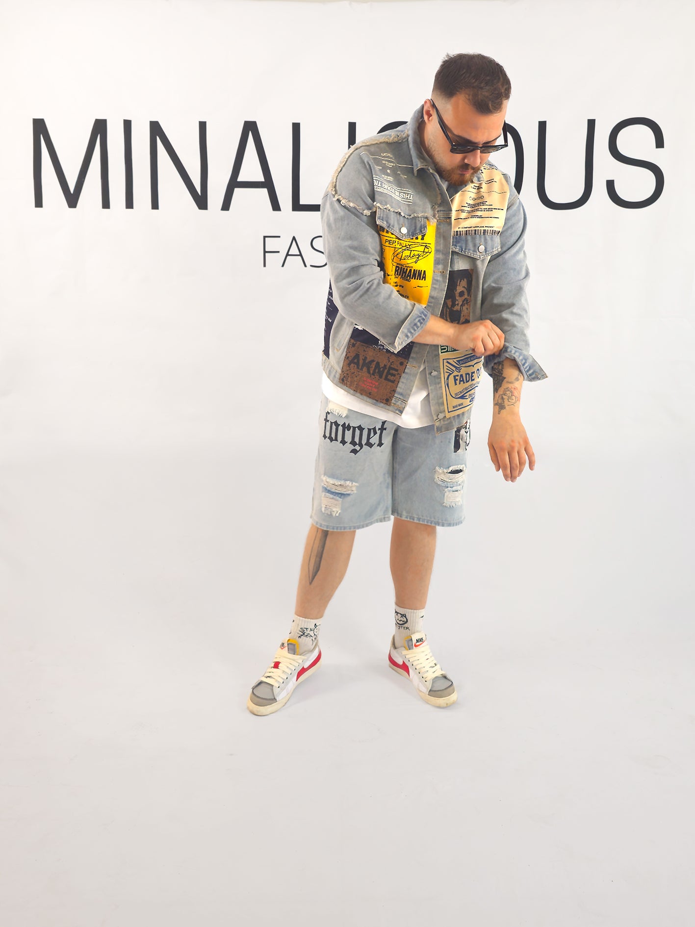 JEANSSHORTS MIT PRINTS